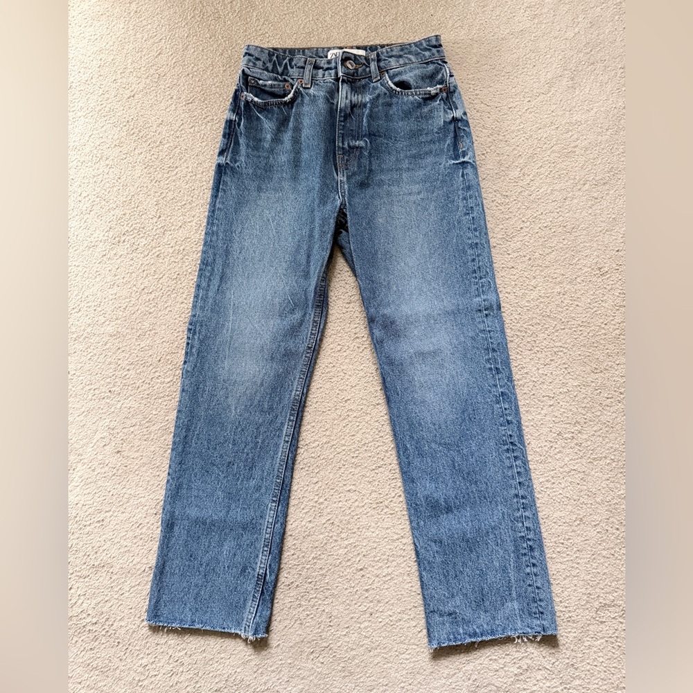Zara Women’s Straight Blue Jeans